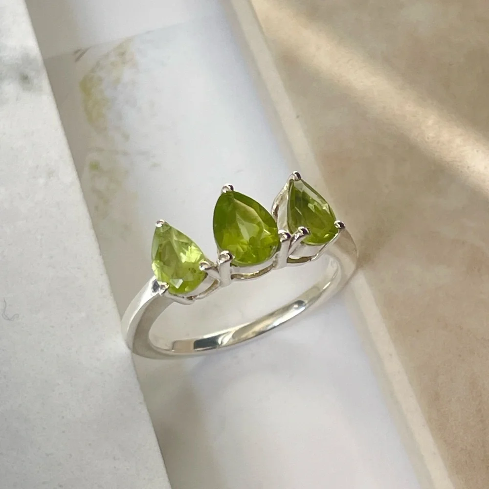 Stunning 925 Sterling Silver Peridot Ring, US:7 “VIBES”